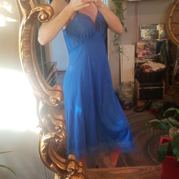 Vintage blue slip with lace - Picture 4 of 8